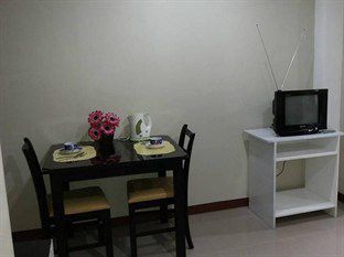 Big M Condotel Las Piñas Bagian luar foto