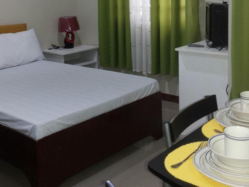 Big M Condotel Las Piñas Bagian luar foto
