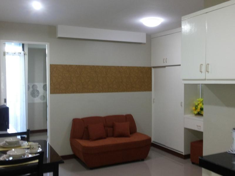 Big M Condotel Las Piñas Bagian luar foto