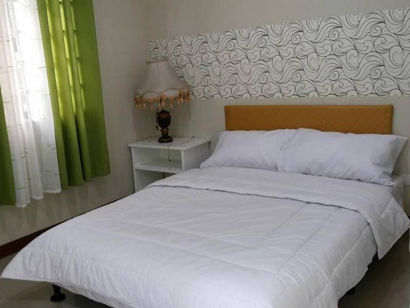 Big M Condotel Las Piñas Bagian luar foto